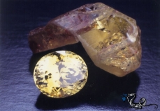 Chrysoberyl 10 cts and the crystal cut from (na)