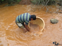 Washing the illum to remove mud with a special technique