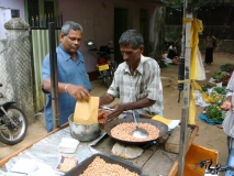 31-Chandrasekara-and-the-peanut-vendor.
