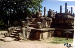 Ancient-ruins.-I-forge-if-it's-Anuradhapura-or-Polonnaruwa,-sorry.