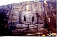 9-Large-sitting-Buddha-is-part-of-trinity